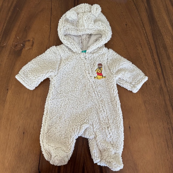 NEW Disney Winnie Pooh Baby Cozy Tan Sherpa Footed One Piece size NB - Picture 1 of 4